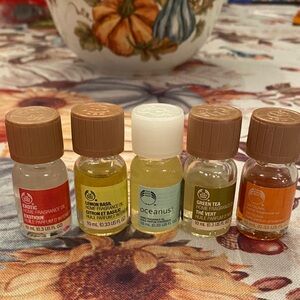 The Body Shop home fragrance oil set of 5